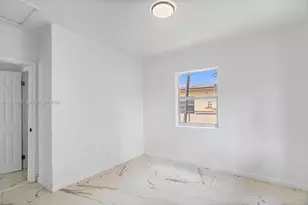 988 NW 10th St, Hallandale Beach, FL 33009 - Photo 30