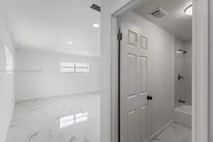 988 NW 10th St, Hallandale Beach, FL 33009 - Photo 14
