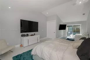 15221 N Laurel Ln N, Pembroke Pines, FL 33027 - Photo 40