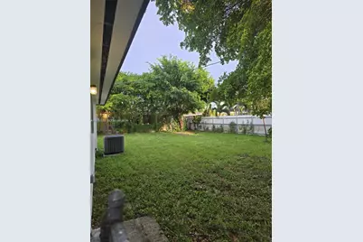 780 W 74th Pl, Hialeah, FL 33014 - Photo 24