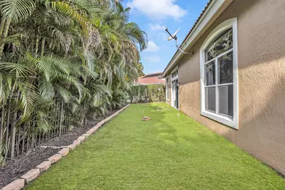 558 NW 118th Ave, Coral Springs, FL 33071 - Photo 12