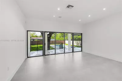 1030 NE 121st St, Biscayne Park, FL 33161 - Photo 8