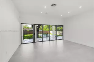 1030 NE 121st St, Biscayne Park, FL 33161 - Photo 8