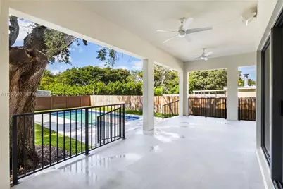 1030 NE 121st St, Biscayne Park, FL 33161 - Photo 6