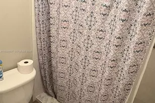 401 Golden Isles Dr, Hallandale Beach, FL 33009 - Photo 18