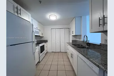 1250 S Miami Ave #2104, Miami, FL 33130 - Photo 4