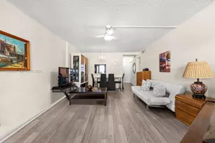 421 NE 14th Ave, Hallandale Beach, FL 33009 - Photo 16