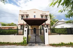 53 NE 49th St, Miami, FL 33137 - Photo 10