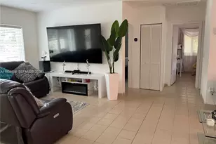 1014 W 68th St, Hialeah, FL 33014 - Photo 12