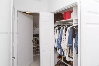 90 SW 3rd St #2402, Miami, FL 33130 - Photo 24