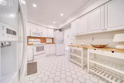 1111 Crandon Blvd #C404, Key Biscayne, FL 33149 - Photo 14