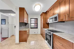 10501 W Broward Blvd, Plantation, FL 33324 - Photo 2