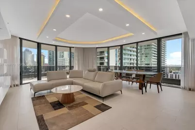 1000 Brickell Plz #2202, Miami, FL 33131 - Photo 4