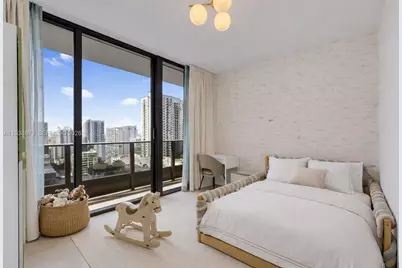1000 Brickell Plz #2202, Miami, FL 33131 - Photo 14