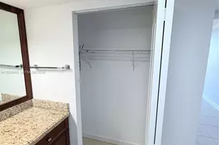 3701 N Country Club Dr, Aventura, FL 33180 - Photo 16