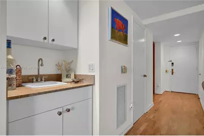 4779 Collins Ave #3104, Miami Beach, FL 33140 - Photo 8