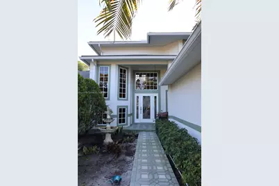 7802 N 155th Pl N, Palm Beach Gardens, FL 33418 - Photo 4