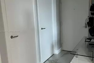 55 SE 6th St, Miami, FL 33131 - Photo 14