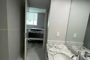 55 SE 6th St, Miami, FL 33131 - Photo 74