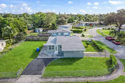 4685 SW 33rd Dr, West Park, FL 33023 - Photo 16
