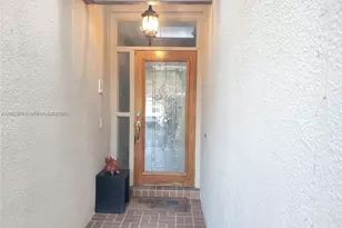 8350 Dundee, Miami Lakes, FL 33016 - Photo 10