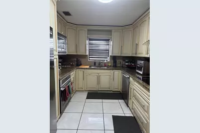 17 E 50th Pl, Hialeah, FL 33013 - Photo 12