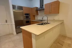 218 SE 14th St, Miami, FL 33131 - Photo 6