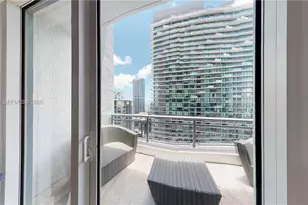60 SW 13th St, Miami, FL 33130 - Photo 12