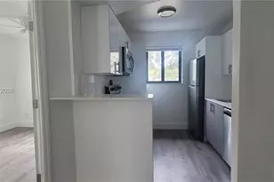 2150 SW 26th St, Miami, FL 33133 - Photo 10