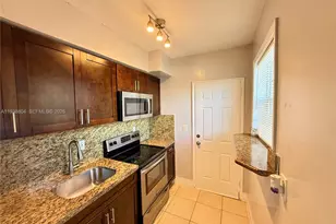 6940 Bay Dr, Miami Beach, FL 33141 - Photo 4