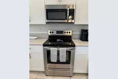 21441 NE 3rd Pl, Miami, FL 33179 - Photo 2