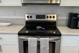 21441 NE 3rd Pl, Miami, FL 33179 - Photo 2