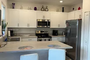 21441 NE 3rd Pl, Miami, FL 33179 - Photo 12