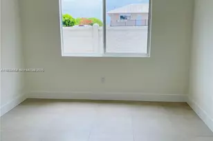 310 E 7th St, Hialeah, FL 33010 - Photo 10