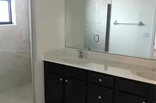 8806 NW 103rd Ave, Doral, FL 33178 - Photo 16