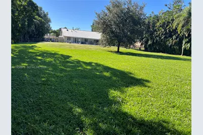 11501 SW 3rd St, Plantation, FL 33325 - Photo 4