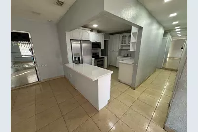 825 E 9th Ln, Hialeah, FL 33010 - Photo 10