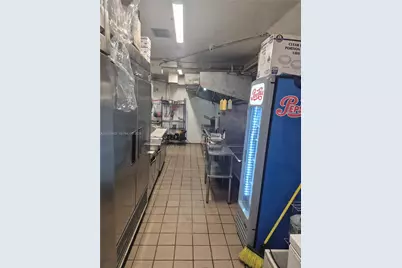 Restaurant Washington Av., Miami Beach, FL 33139 - Photo 2