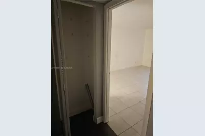 5961 N Falls Cir Dr #109, Lauderhill, FL 33319 - Photo 8