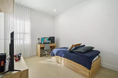 8144 NW 43rd St, Doral, FL 33166 - Photo 26