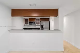 1800 N Bayshore Dr, Miami, FL 33132 - Photo 10