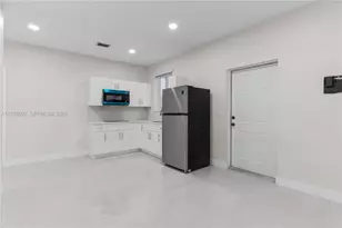 559 NW 2nd St, Florida City, FL 33034 - Photo 10