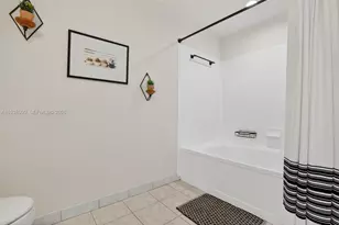 8251 San Carlos Cir, Tamarac, FL 33321 - Photo 16