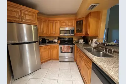 9711 Fontainebleau Blvd #D203, Miami, FL 33172 - Photo 12