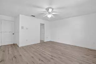 14300 SW 152nd Pl, Miami, FL 33196 - Photo 16