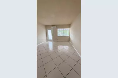 330 74th St #16, Miami Beach, FL 33141 - Photo 8