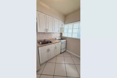 330 74th St #16, Miami Beach, FL 33141 - Photo 16
