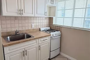 330 74th St, Miami Beach, FL 33141 - Photo 16