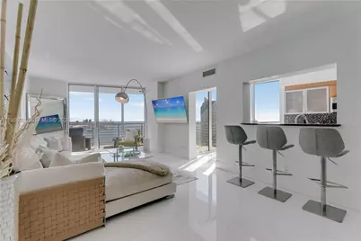 325 S Biscayne Blvd #3723, Miami, FL 33131 - Photo 4