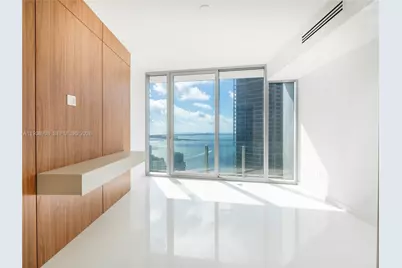 300 Biscayne Boulevard Way #4305W, Miami, FL 33131 - Photo 8